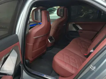 BMW 740d xDrive M Sport Pro Paket Fronze Grey 21