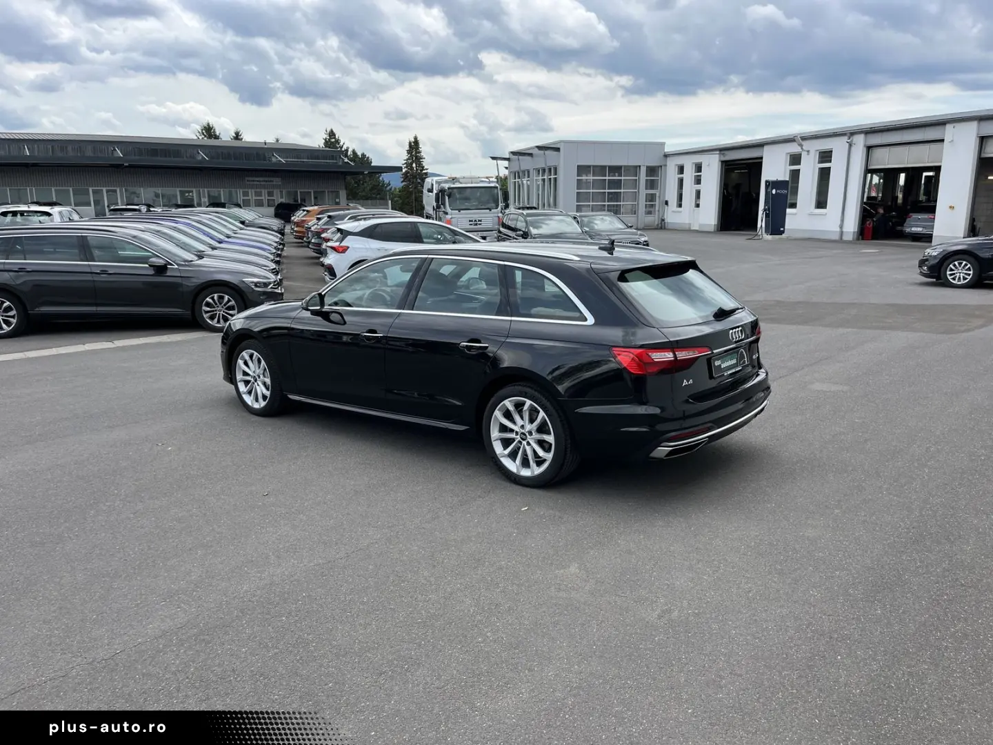 AUDI A4 Avant 40 2.0 TDI