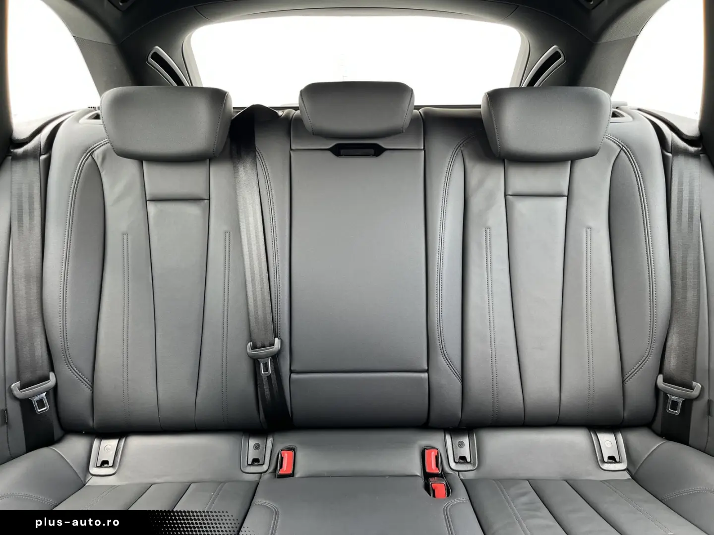 AUDI A4 Avant 40 2.0 TDI