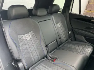 VW Tayron 2.0 TDI 4Motion R-Line Standhzg AHK Pano