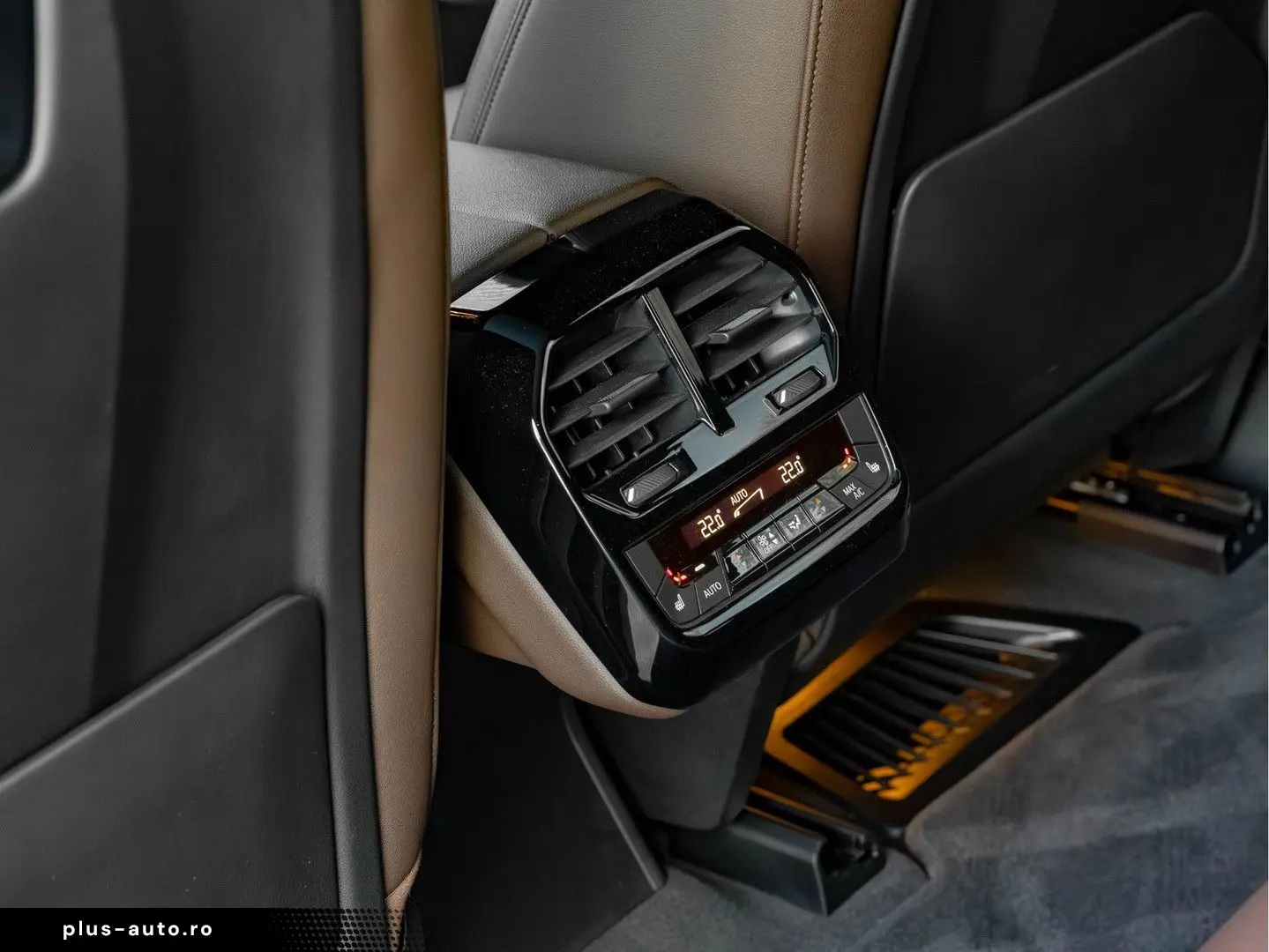 BMW iX xDrive50 - 112kWh - Sport Pakket - Pano - Dri