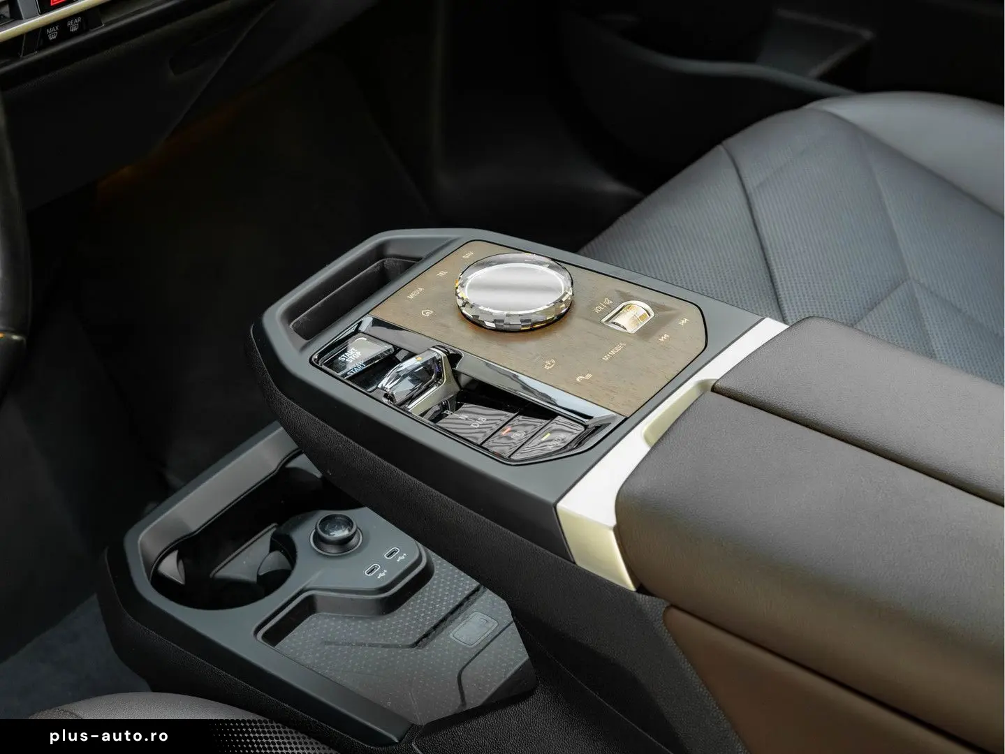 BMW iX xDrive50 - 112kWh - Sport Pakket - Pano - Dri
