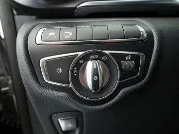 MERCEDES-BENZ EQV 300 L 360 ACC AUT Bel.Sitz DynLich…