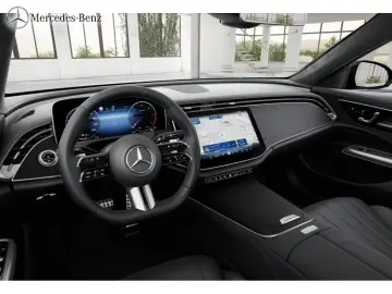MERCEDES-BENZ E 220 d T AMG Night 360  Pano AHK Stan…