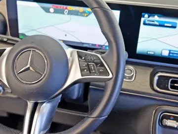 MERCEDES-BENZ V 300 D 4MATIC  AVANTGARDE   8-SITZE M…
