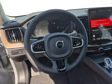 VOLVO XC60 T8 AWD Ultra Dark AHK PANO HUD H K 360  20