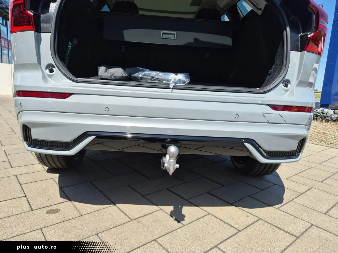 VOLVO XC60 T8 AWD Ultra Dark AHK PANO HUD H K 360  20