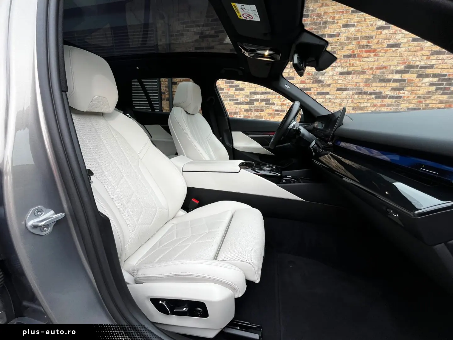 BMW 550e Touring MSport DAP Pano Leder AHK B&W ABA