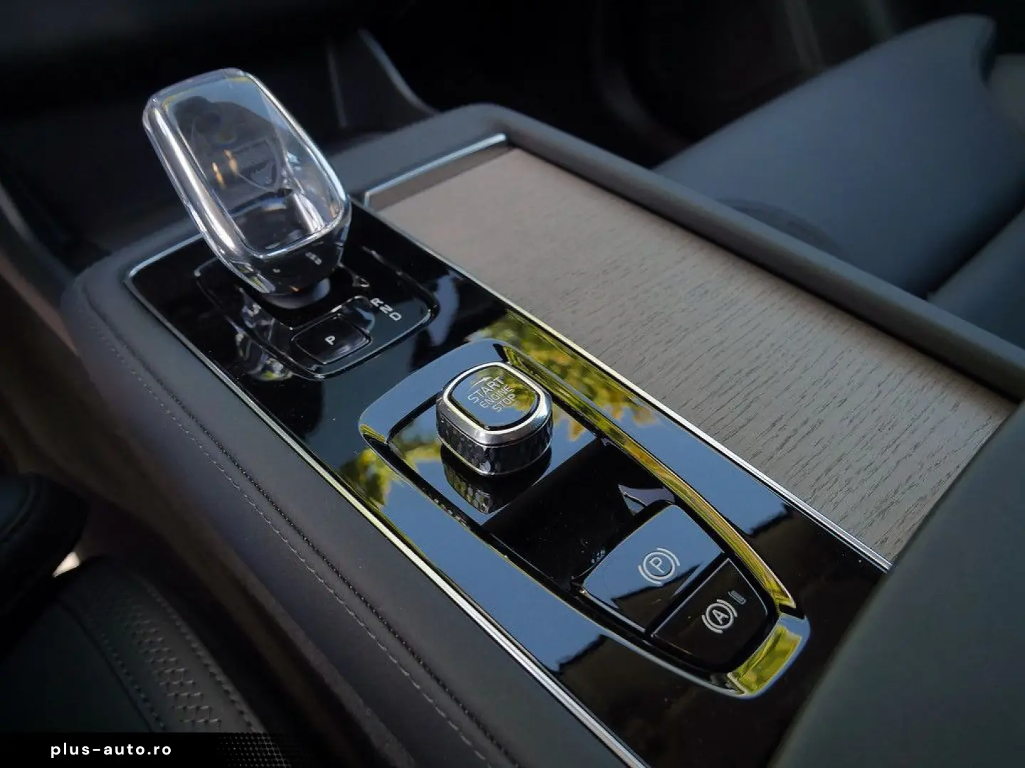 VOLVO XC90 T8 AWD Plus Dark Facelift
