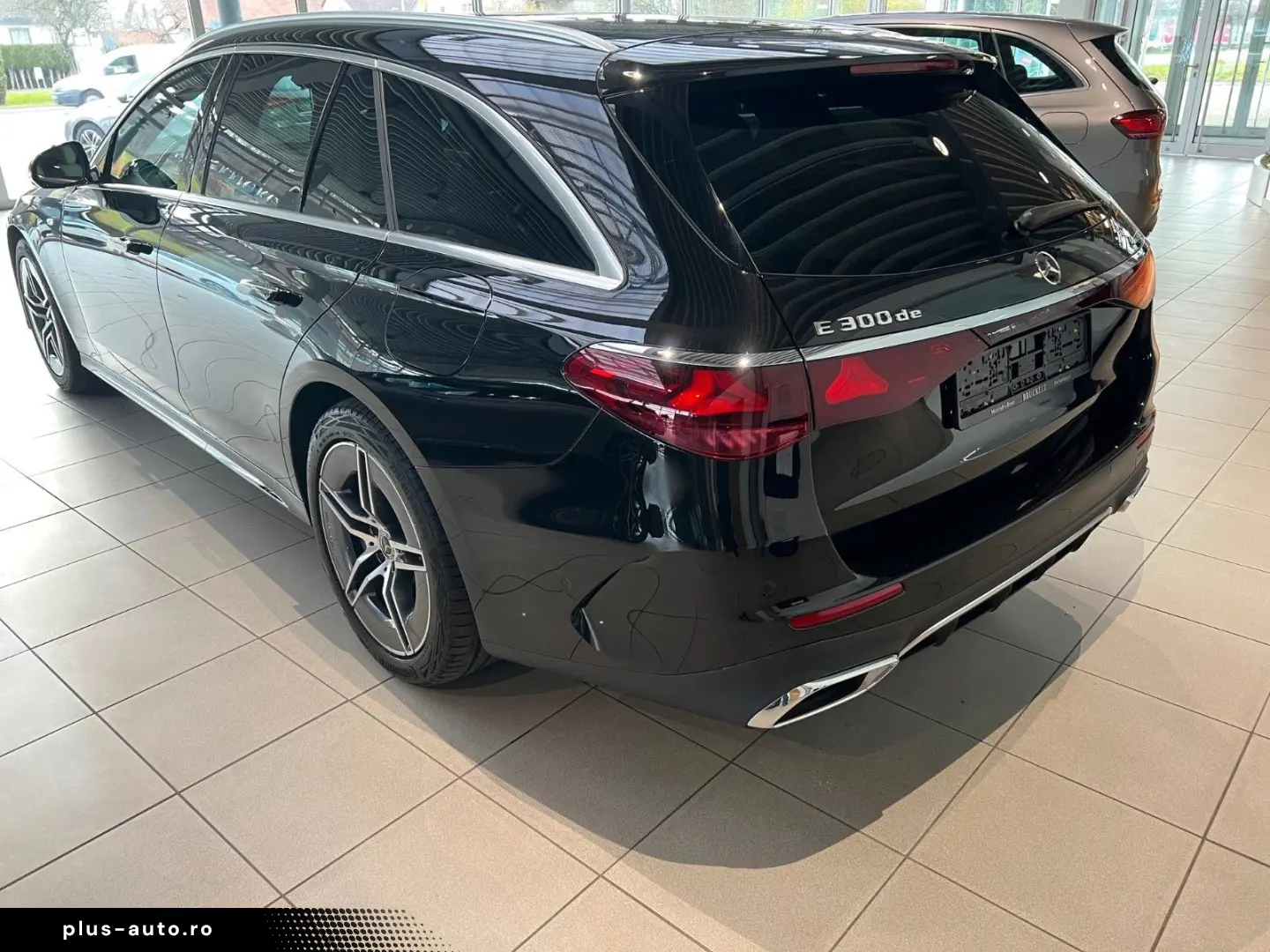 MERCEDES-BENZ E 300 de 4Matic AMG Line Premium Pano &hellip;
