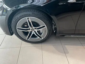 MERCEDES-BENZ E 300 de 4Matic AMG Line Premium Pano …