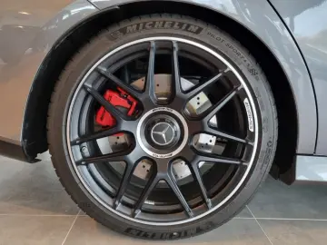 MERCEDES-BENZ CLA 45 S AMG 4Matic Aero Performance