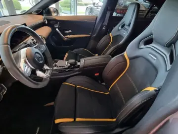 MERCEDES-BENZ CLA 45 S AMG 4Matic Aero Performance