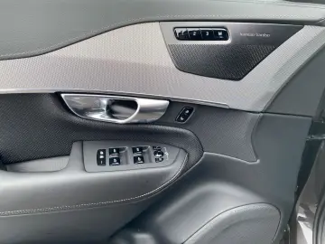 VOLVO XC90 Ultra Dark T8 AWD Recharge Plug-In Hybrid 7