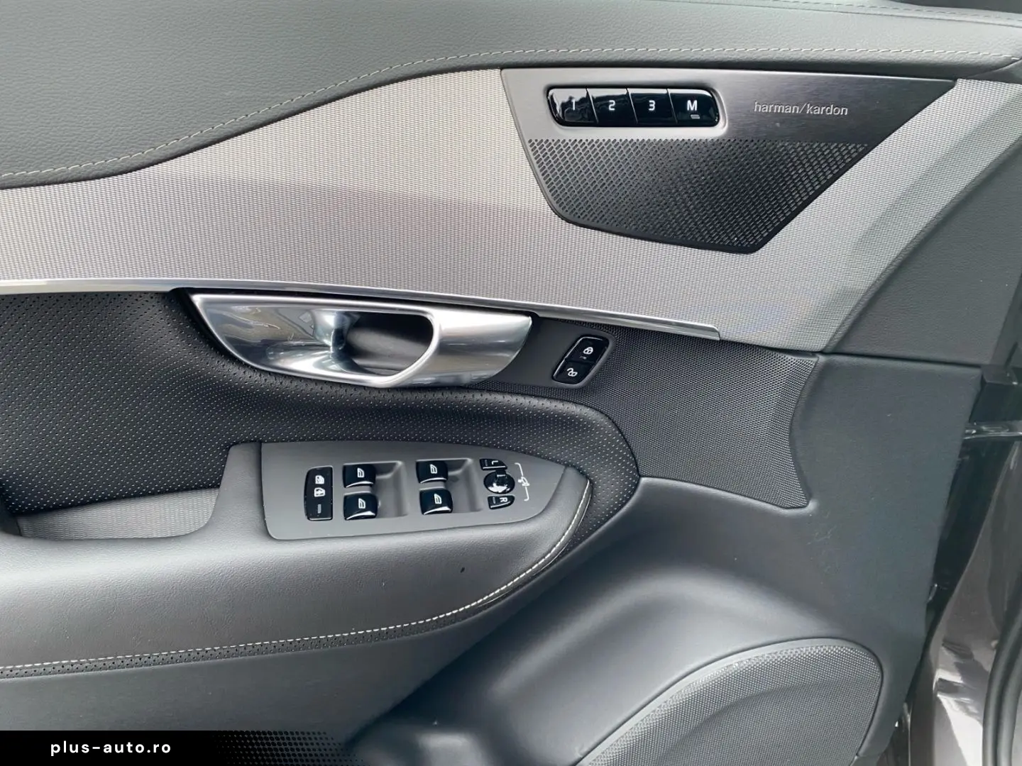 VOLVO XC90 Ultra Dark T8 AWD Recharge Plug-In Hybrid 7