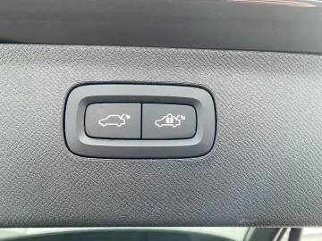VOLVO XC90 Ultra Dark T8 AWD Recharge Plug-In Hybrid 7