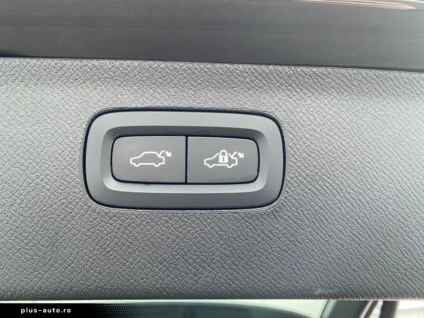 VOLVO XC90 Ultra Dark T8 AWD Recharge Plug-In Hybrid 7