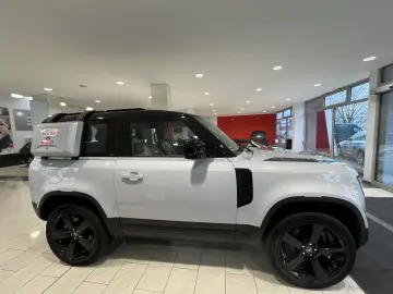 LAND ROVER Defender 90HSE AWD P400 AHK 360 PANO BOX&Leiter