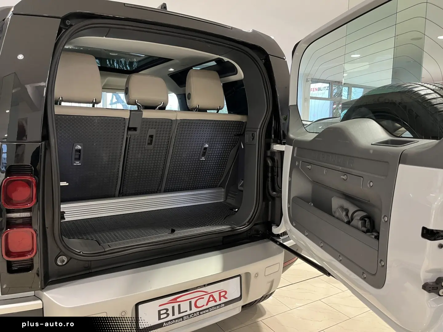 LAND ROVER Defender 90HSE AWD P400 AHK 360 PANO BOX&Leiter