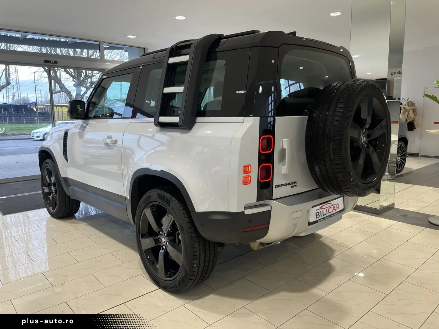 LAND ROVER Defender 90HSE AWD P400 AHK 360 PANO BOX&Leiter