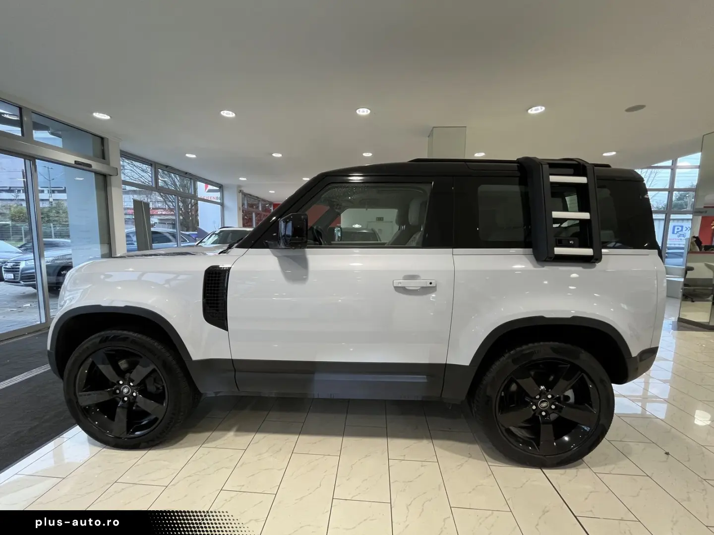 LAND ROVER Defender 90HSE AWD P400 AHK 360 PANO BOX&Leiter