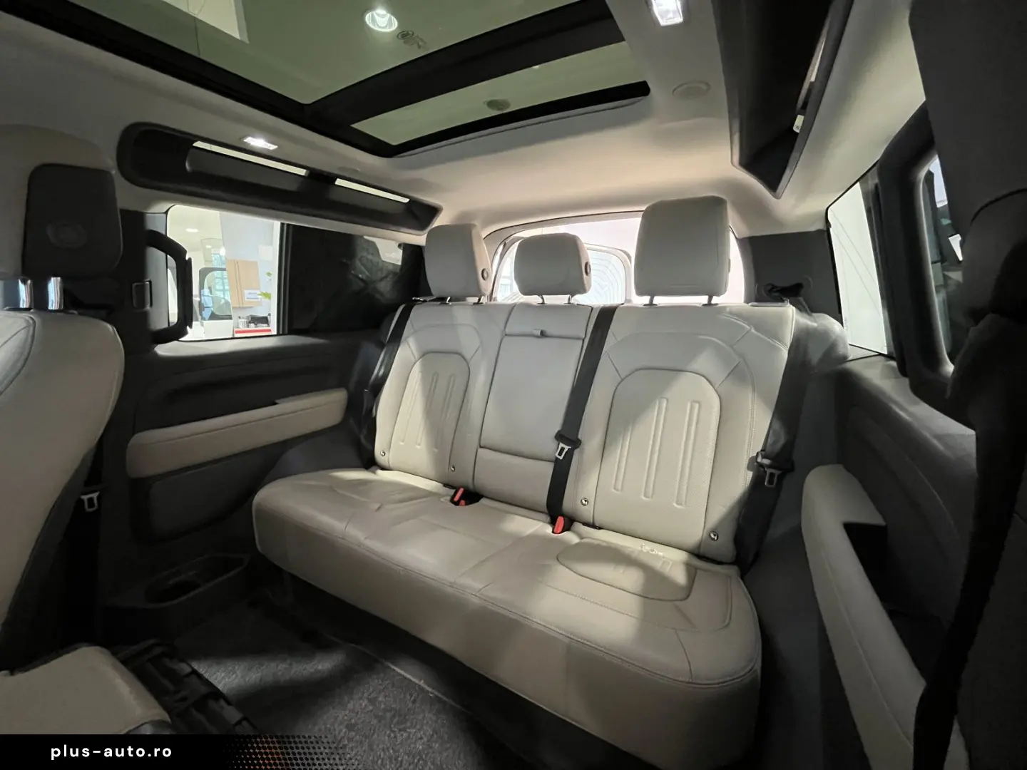 LAND ROVER Defender 90HSE AWD P400 AHK 360 PANO BOX&Leiter