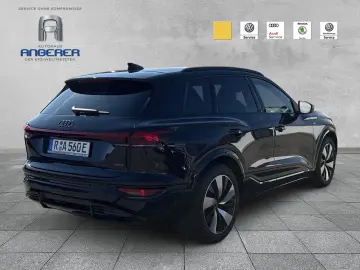 AUDI Q6 e-tron quattro 285 kW S-LINE