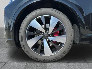 AUDI Q6 e-tron quattro 285 kW S-LINE