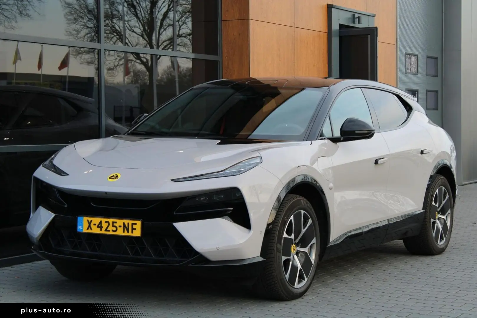LOTUS Eletre EDS 450 4WD 112 kWh