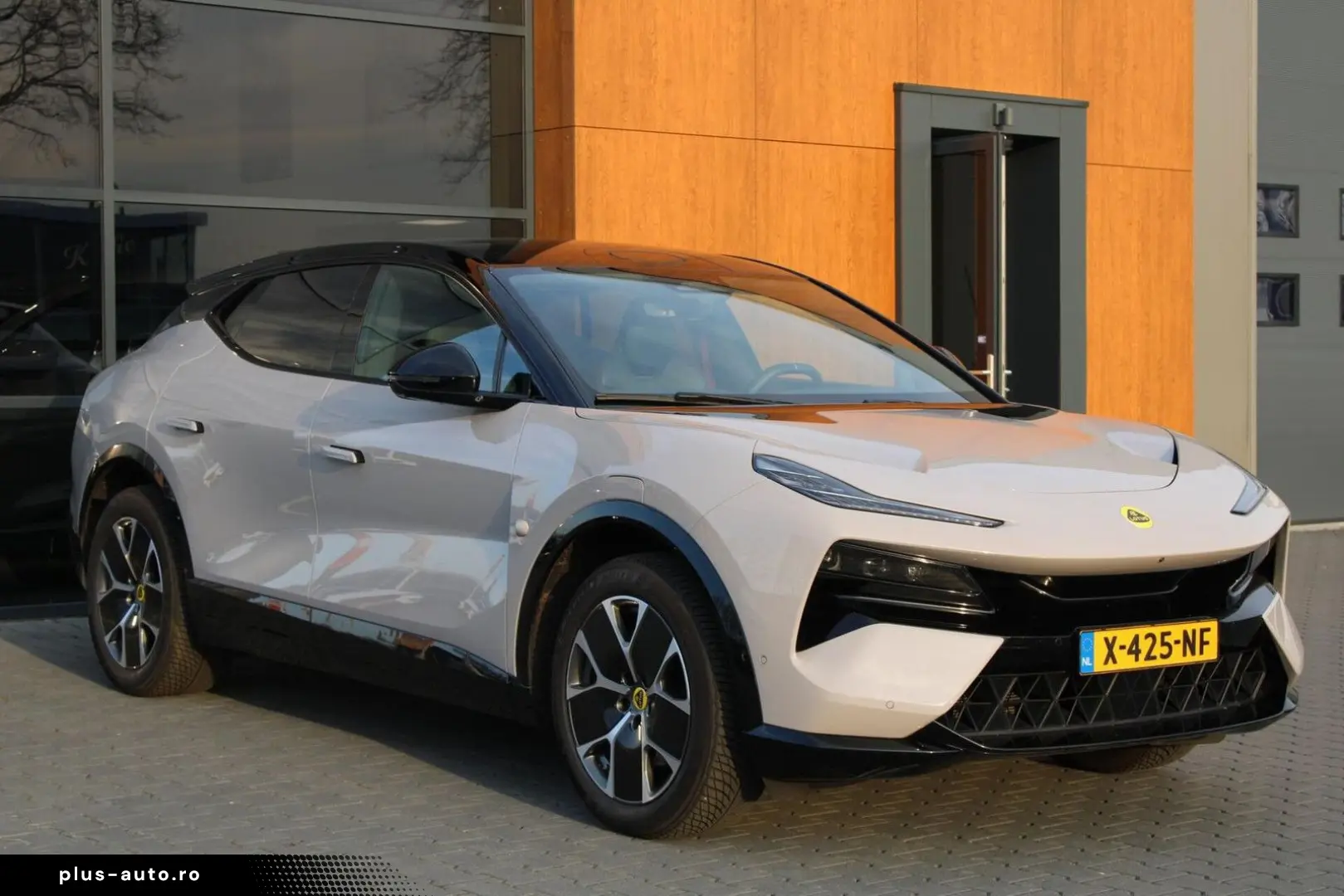 LOTUS Eletre EDS 450 4WD 112 kWh