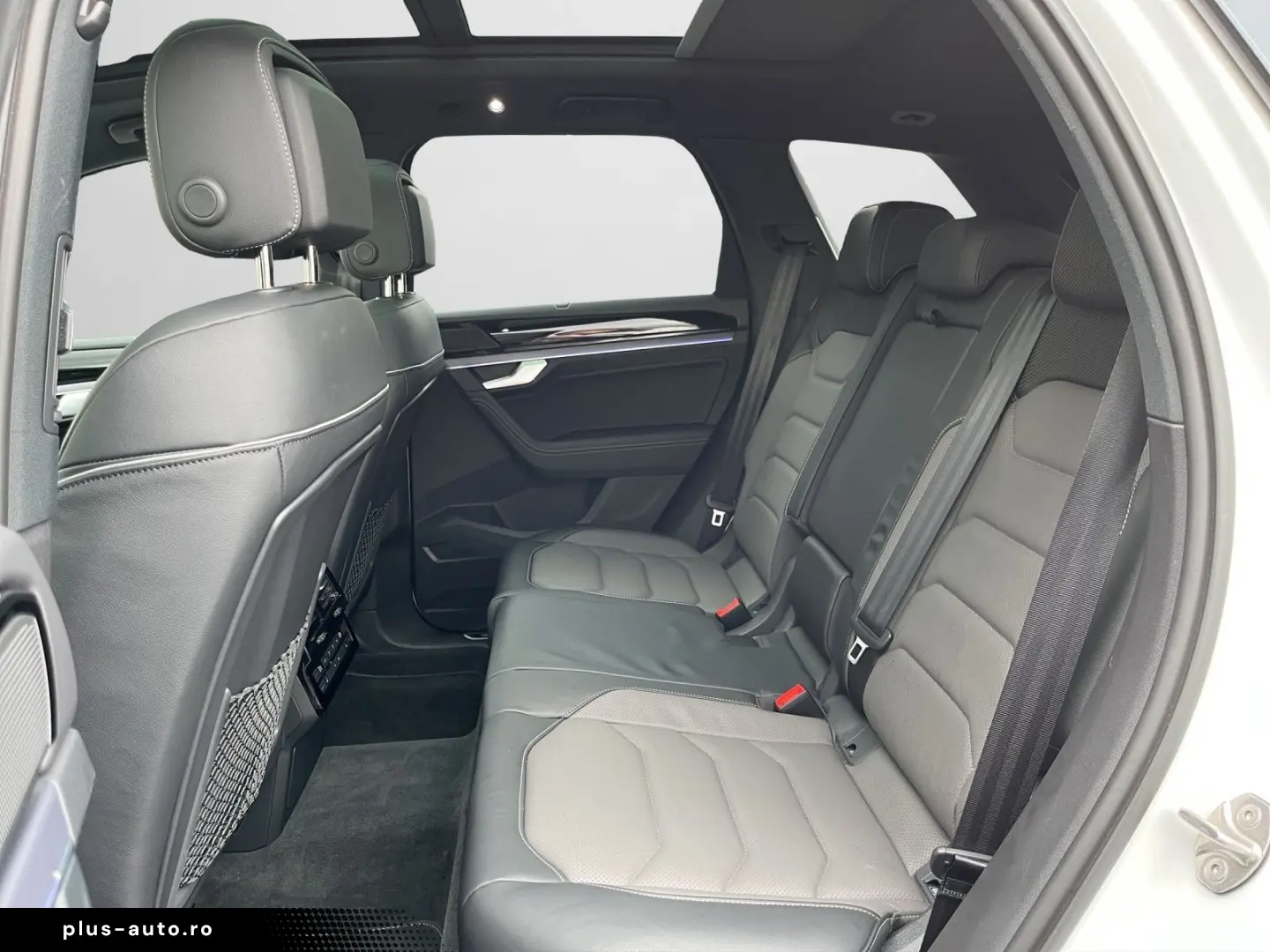 VW Touareg 3.0 TDI V6  R-Line  DSG 4Mot Panoramad.