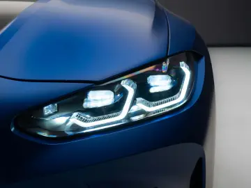 BMW M4 COMPETITION