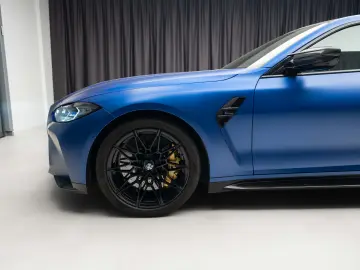 BMW M4 COMPETITION