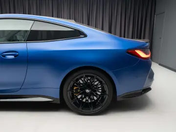 BMW M4 COMPETITION