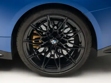BMW M4 COMPETITION