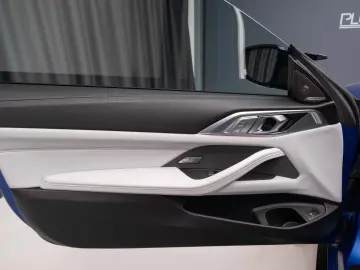BMW M4 COMPETITION
