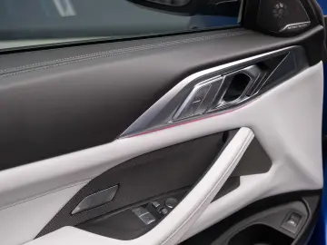 BMW M4 COMPETITION