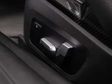 BMW M4 COMPETITION