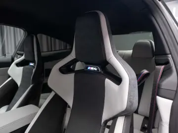 BMW M4 COMPETITION