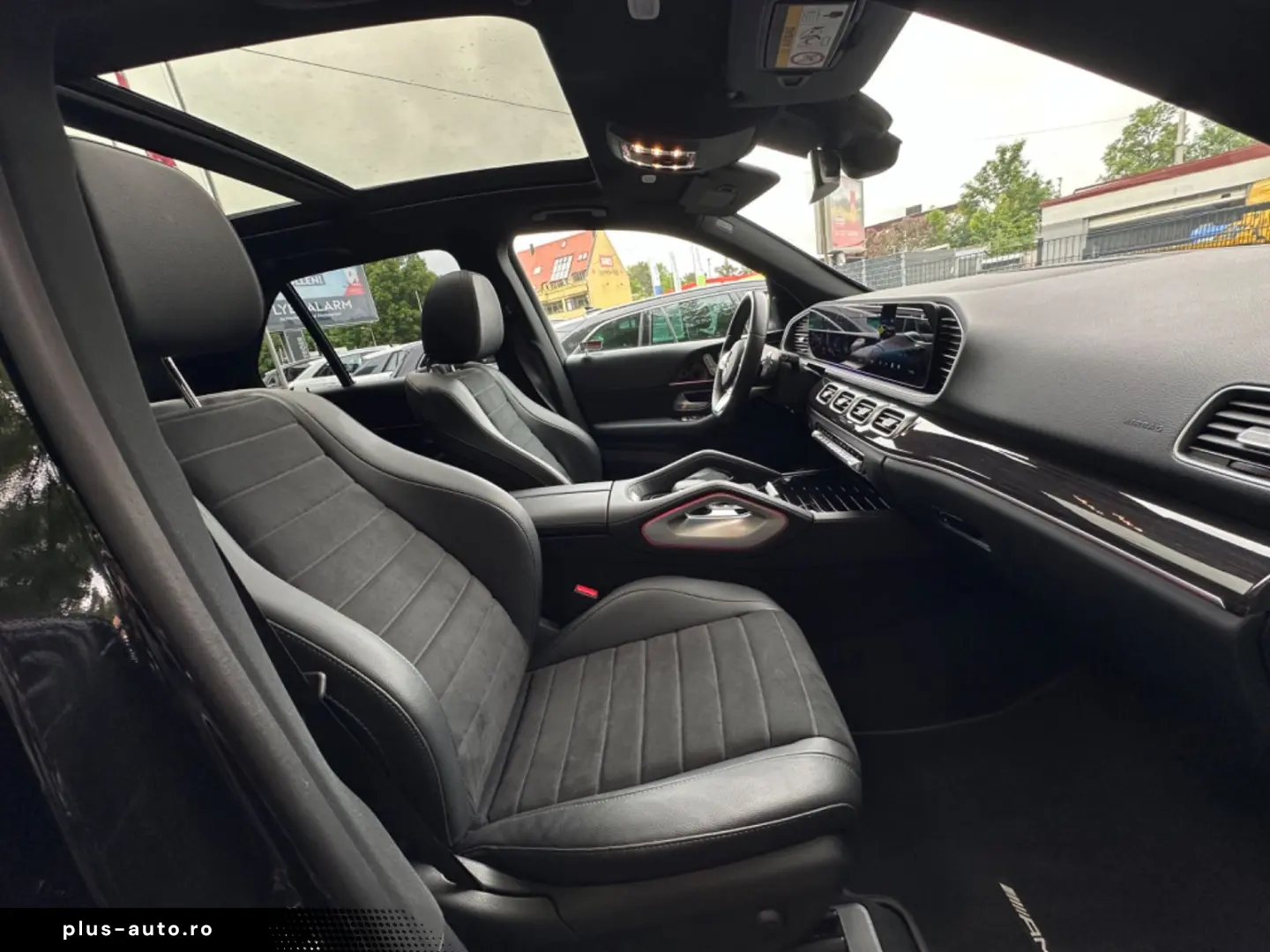 MERCEDES-BENZ GLE 300 MBUX 4Matic Panorama AHK AMG MULTIBEAM