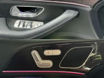 MERCEDES-BENZ GLE 300 MBUX 4Matic Panorama AHK AMG MULTIBEAM