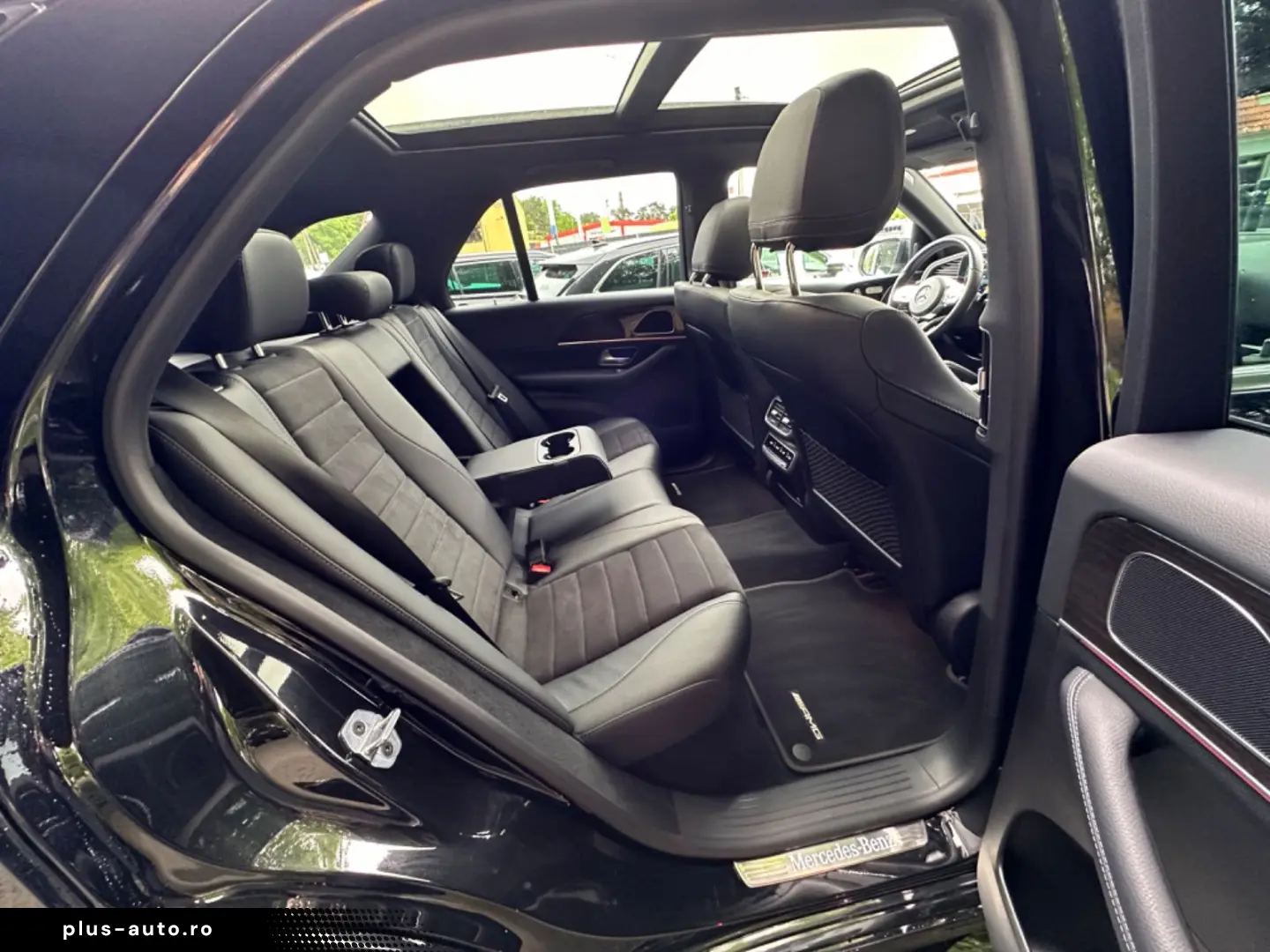 MERCEDES-BENZ GLE 300 MBUX 4Matic Panorama AHK AMG MULTIBEAM