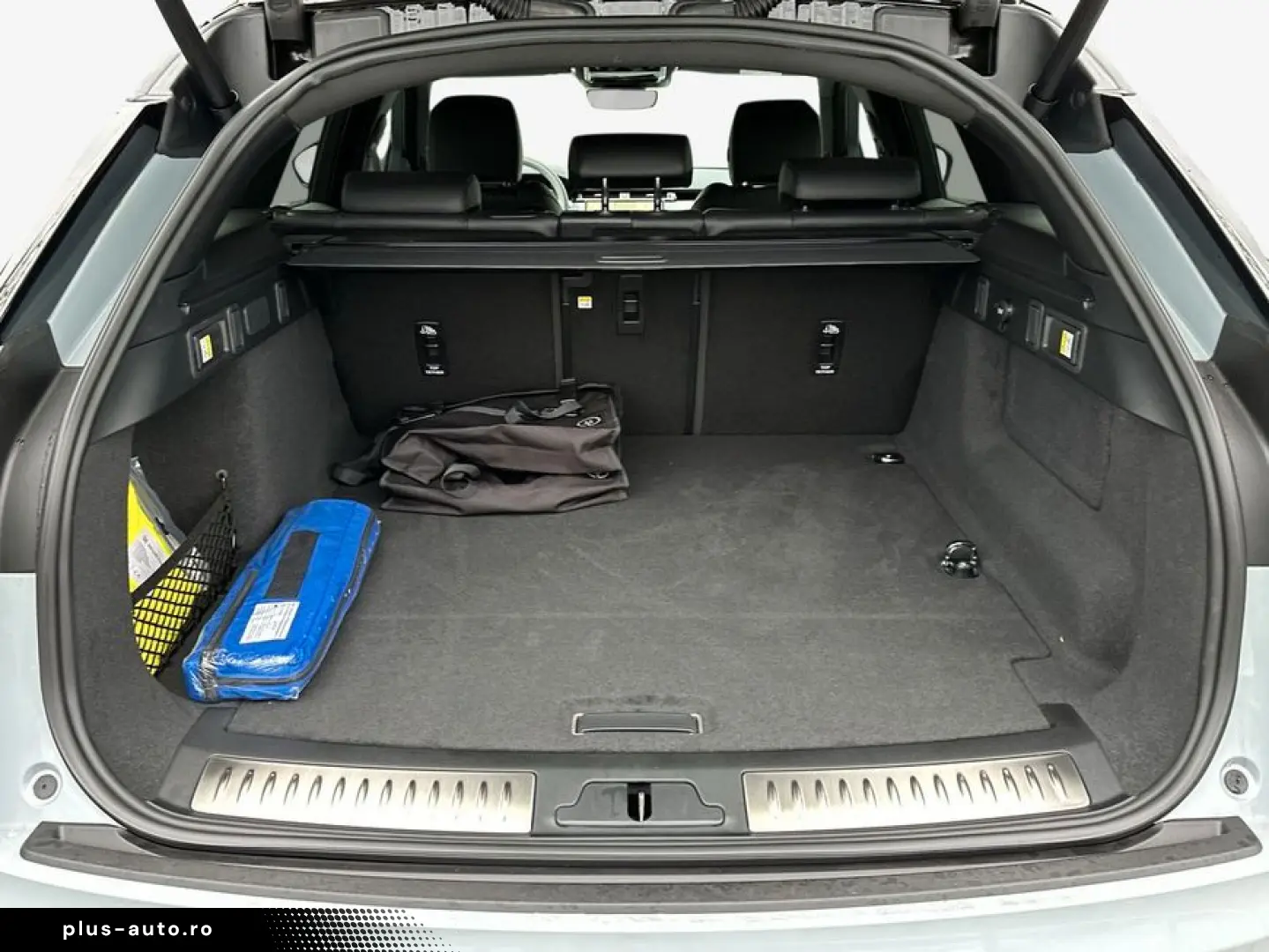 LAND ROVER Range Rover Velar P400e Dynamic SE