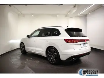 VW Touareg 3.0 TDI 4MOTION Tiptronic R-Line PANO