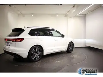 VW Touareg 3.0 TDI 4MOTION Tiptronic R-Line PANO
