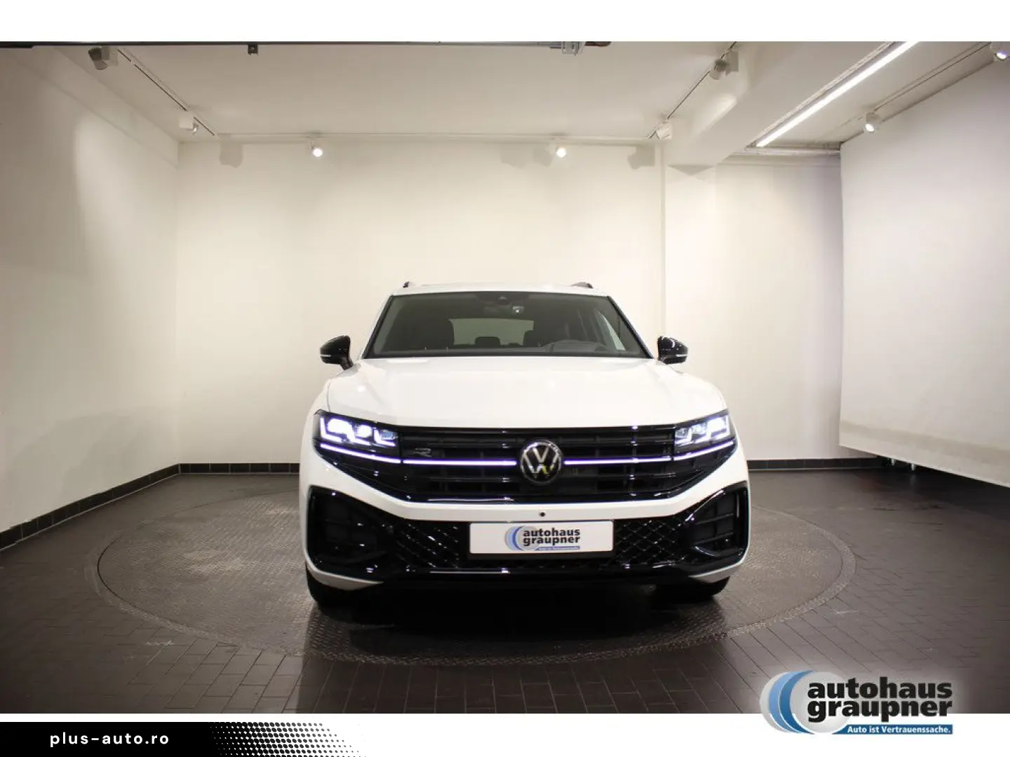 VW Touareg 3.0 TDI 4MOTION Tiptronic R-Line PANO