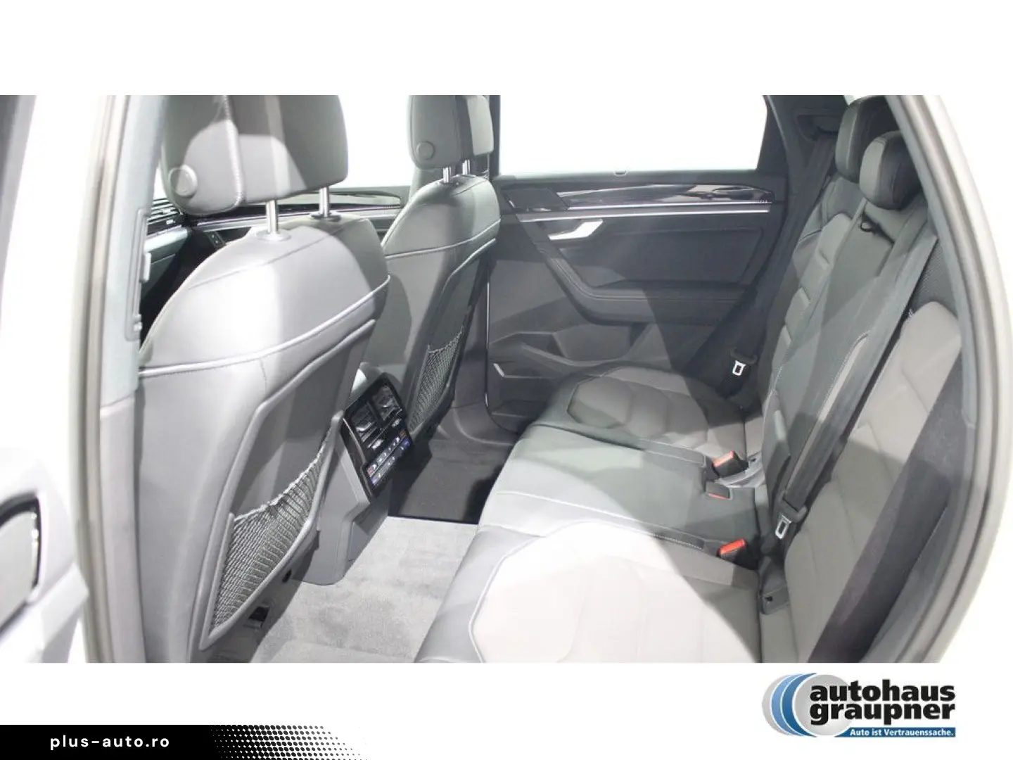 VW Touareg 3.0 TDI 4MOTION Tiptronic R-Line PANO