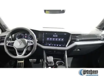 VW Touareg 3.0 TDI 4MOTION Tiptronic R-Line PANO
