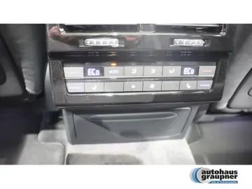 VW Touareg 3.0 TDI 4MOTION Tiptronic R-Line PANO