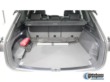VW Touareg 3.0 TDI 4MOTION Tiptronic R-Line PANO